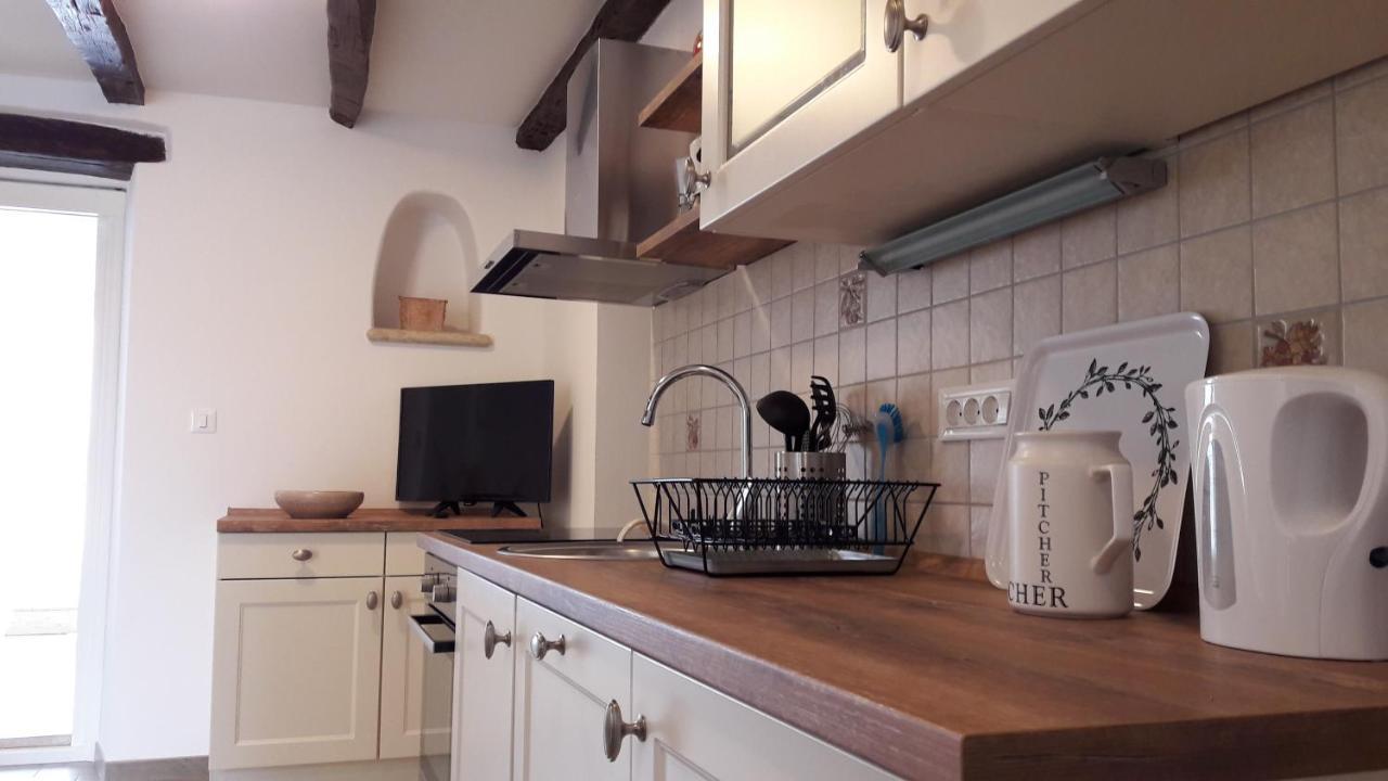 Apartment Nena- Apartman Sa Posebnim Ulazom U Prizemlju, Terasom I Zelenom Okucnicom Rakotule Eksteriør bilde
