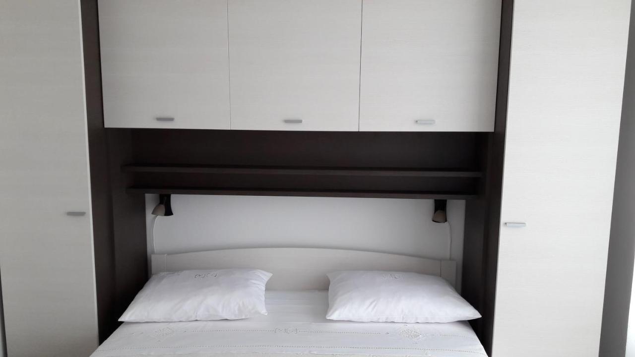 Apartment Nena- Apartman Sa Posebnim Ulazom U Prizemlju, Terasom I Zelenom Okucnicom Rakotule Eksteriør bilde