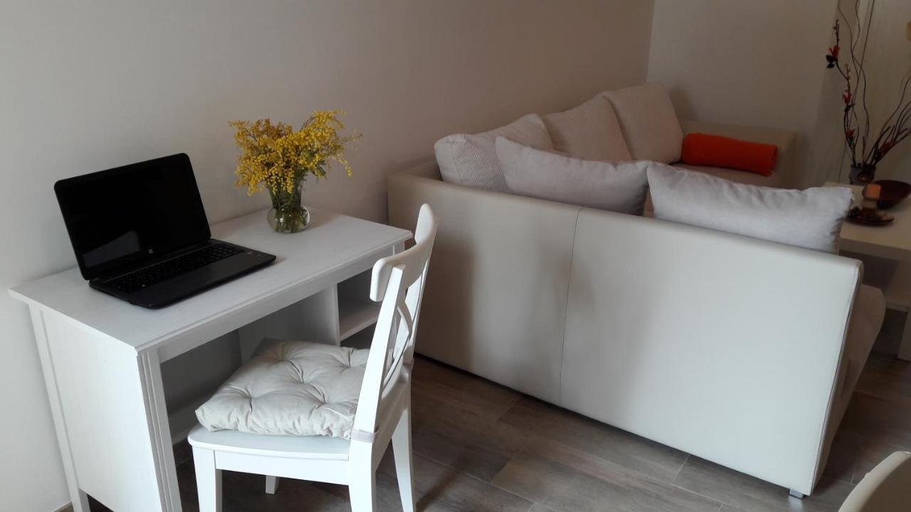 Apartment Nena- Apartman Sa Posebnim Ulazom U Prizemlju, Terasom I Zelenom Okucnicom Rakotule Eksteriør bilde